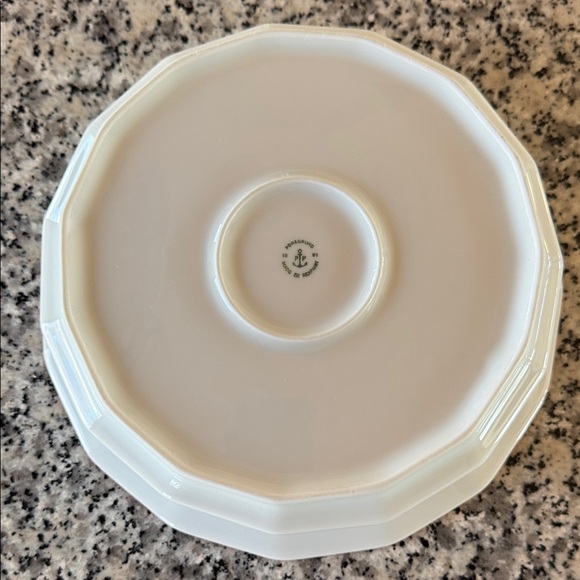 Elegant Norwegian Holiday Serveware Bowl with Red and Green Design - Picture 4 of 5